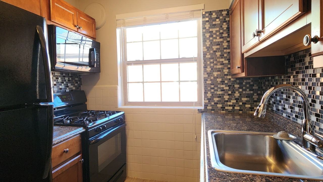 5112 Jamieson - Photo 3 of 14