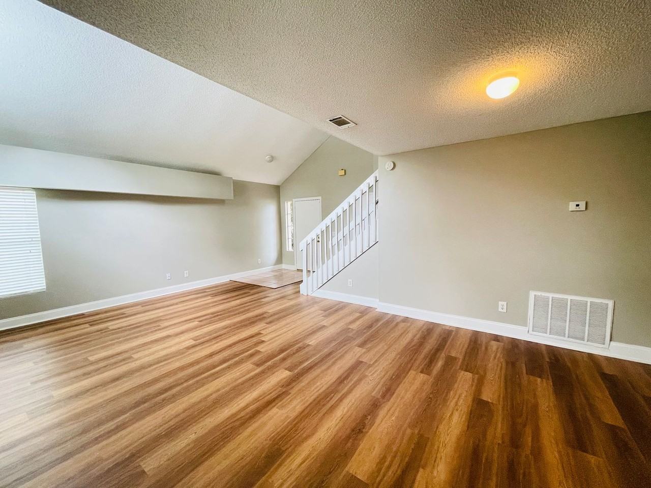 719 Meadowside Ct - Photo 3 of 28