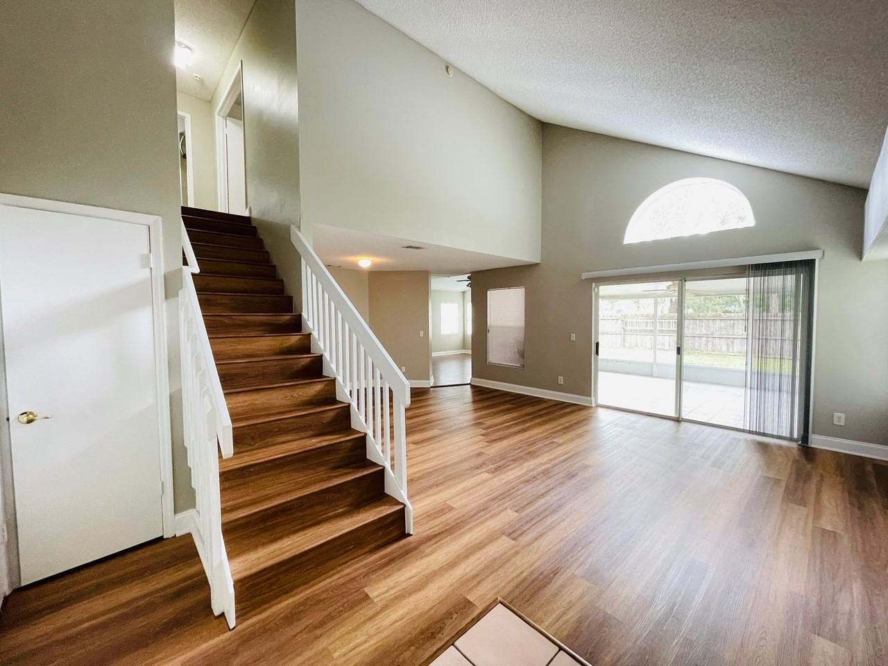 719 Meadowside Ct - Photo 4 of 28