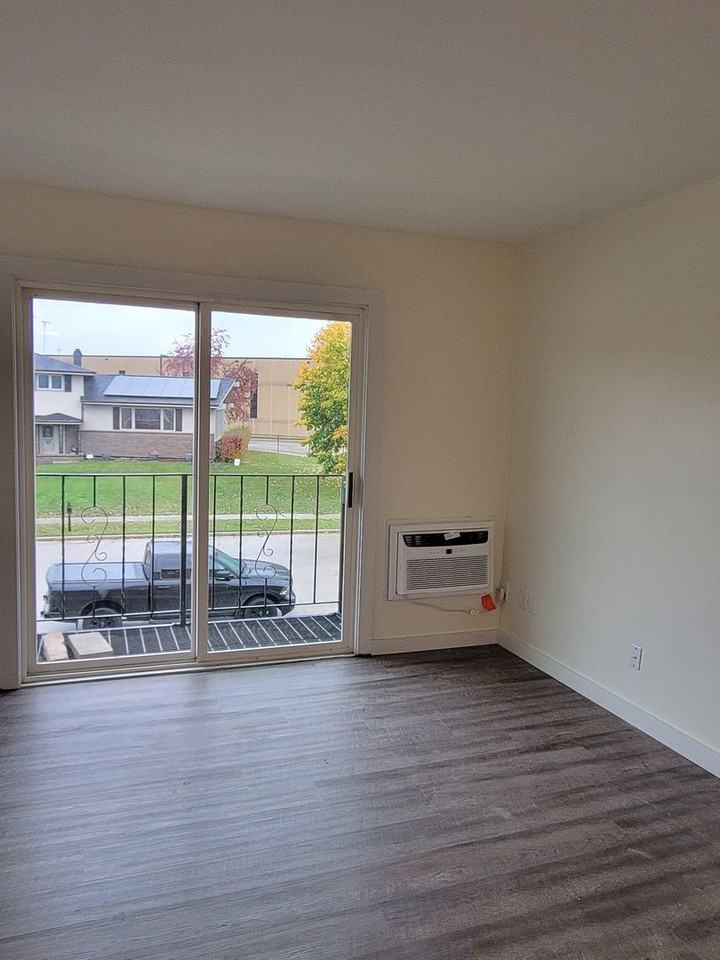 315Polk - Photo 7 of 9