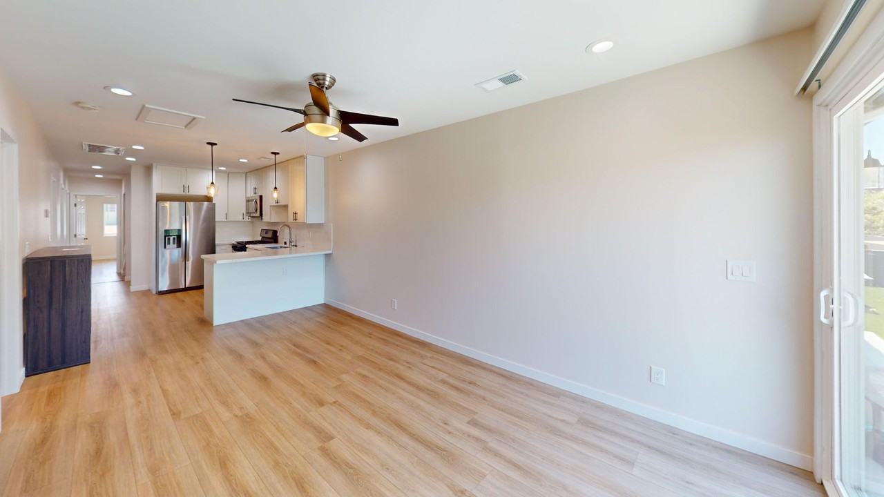 5320 W Falls View Dr - Photo 2 of 17