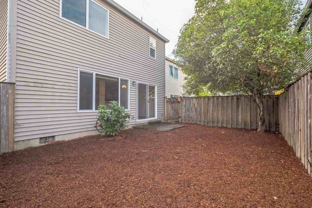 41751 Nw Bellingham Ct - Photo 2 of 13