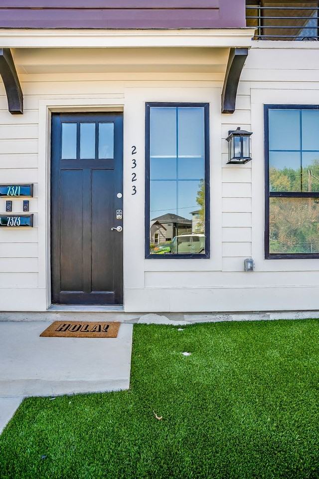 2323 Benbrook Blvd - Photo 6 of 43