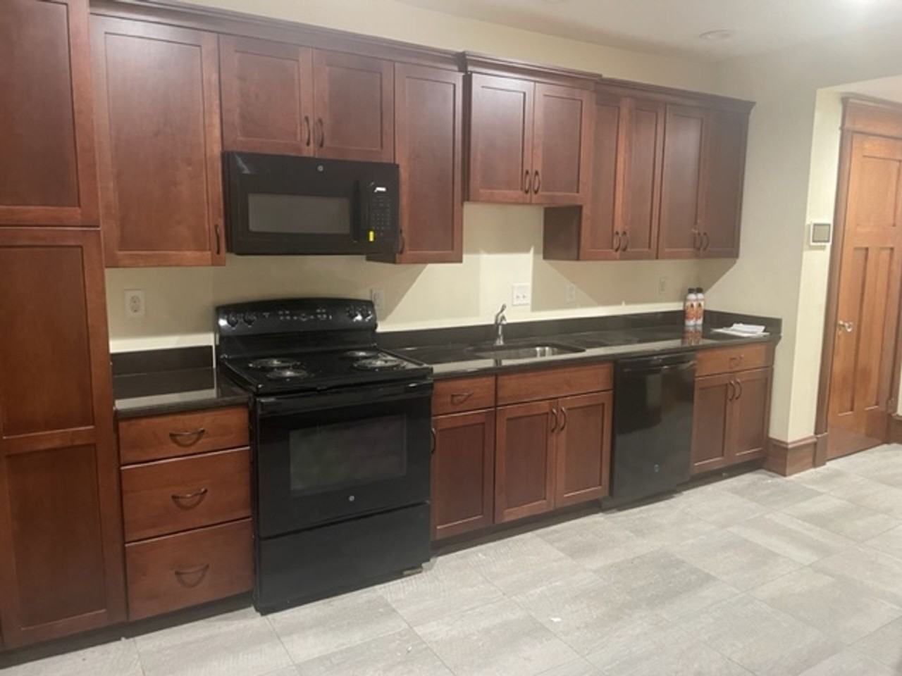 The Jewel of Pine Street - Photo 4 of 22