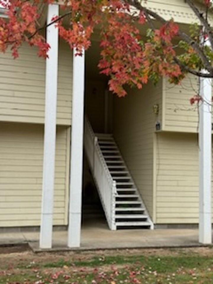138 Crestview Ter - Photo 2 of 16
