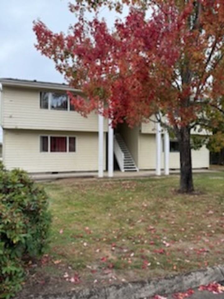 138 Crestview Ter - Photo 3 of 16