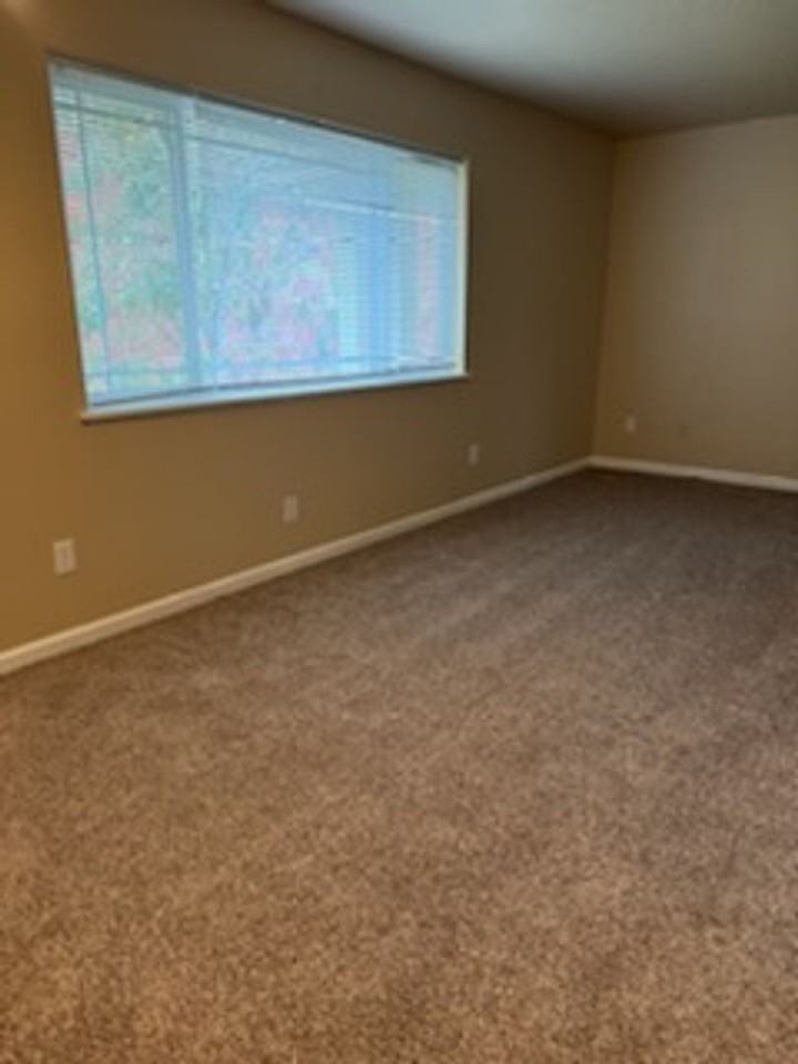 138 Crestview Ter - Photo 4 of 16