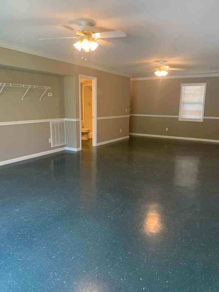 1200 S Spring St - Photo 5 of 28