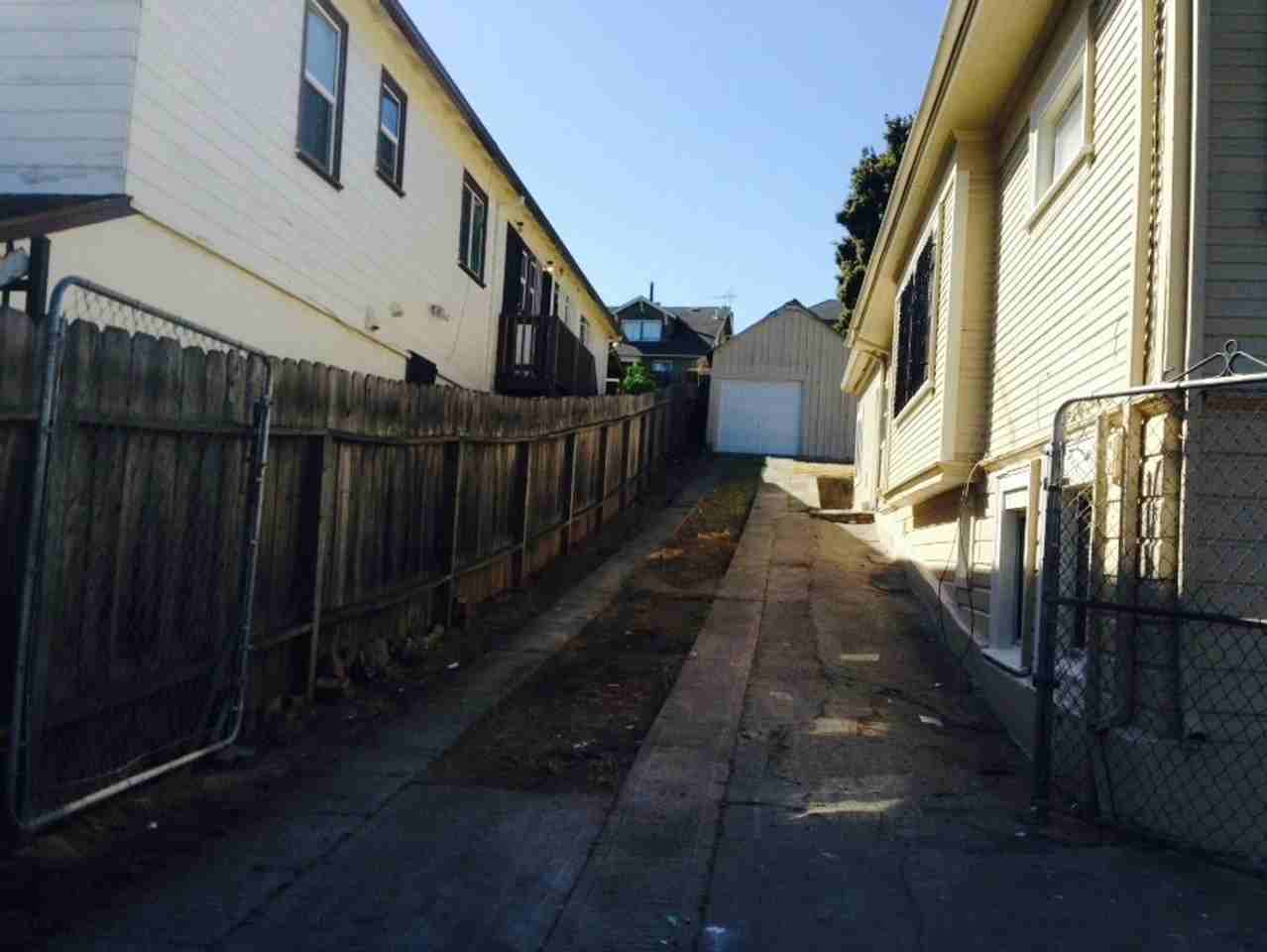 2027 High St - Photo 2 of 7