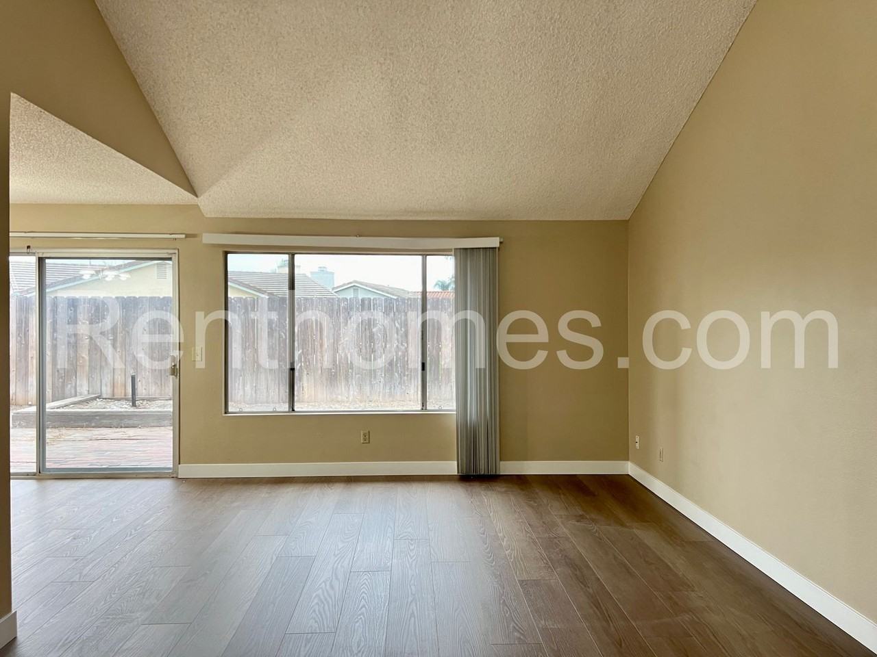 10594 Dabney Dr - Photo 3 of 24