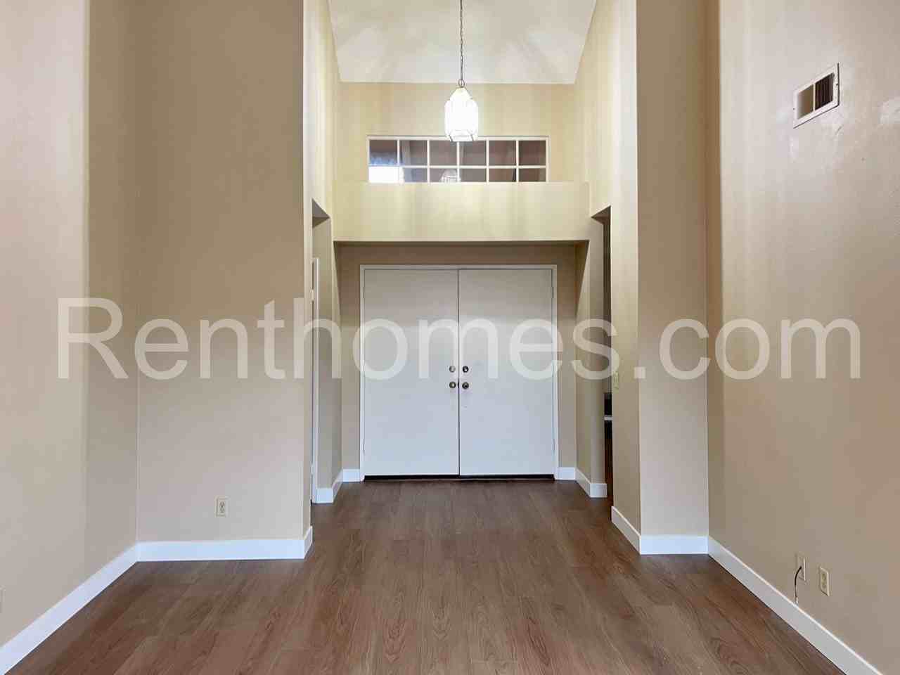 10594 Dabney Dr - Photo 4 of 24