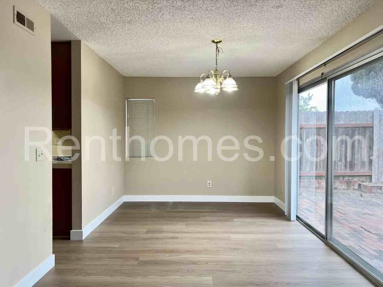 10594 Dabney Dr - Photo 5 of 24