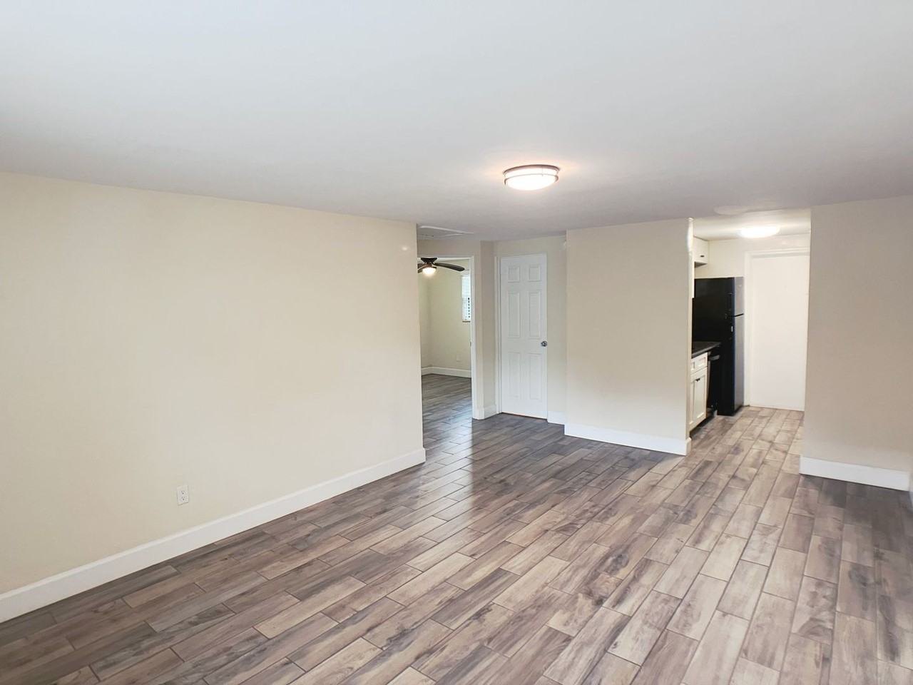 911 Sw 5th Ave - Photo 2 of 11