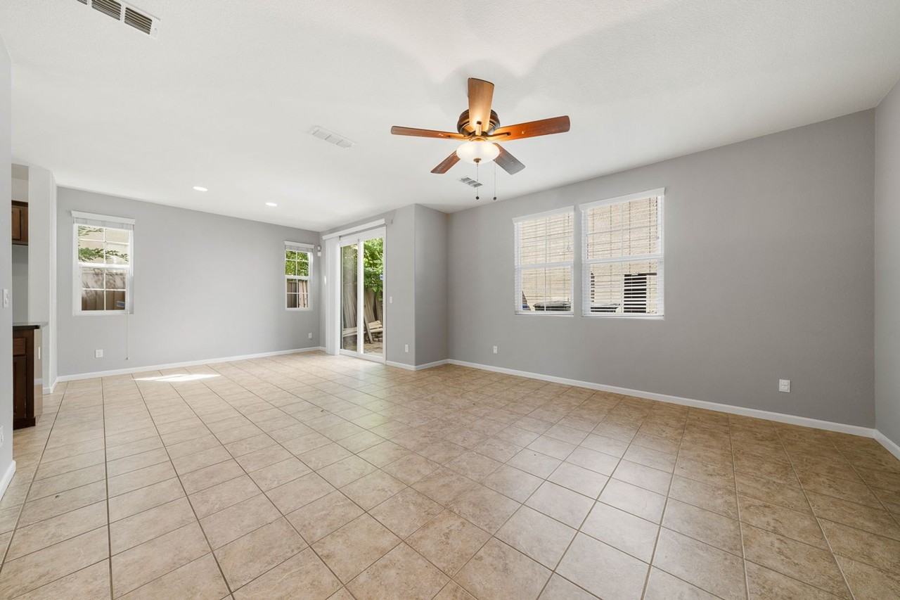 161 Candela Cir - Photo 4 of 41