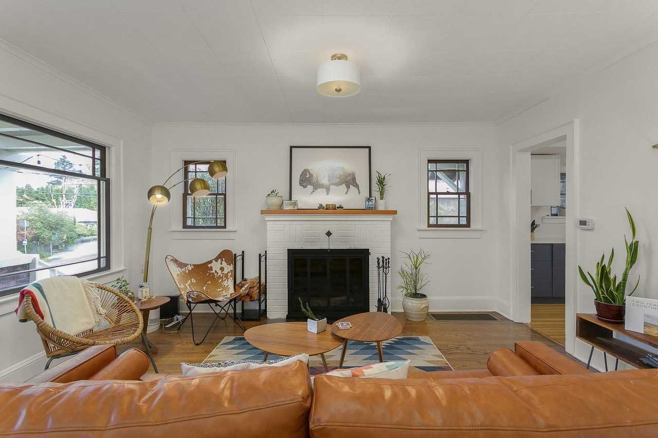 6162 E Burnside St - Photo 3 of 36