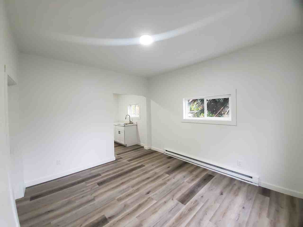 11 E Market Ave - Photo 2 of 11