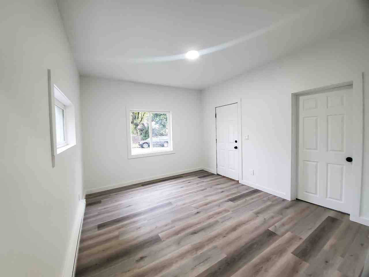 11 E Market Ave - Photo 3 of 11