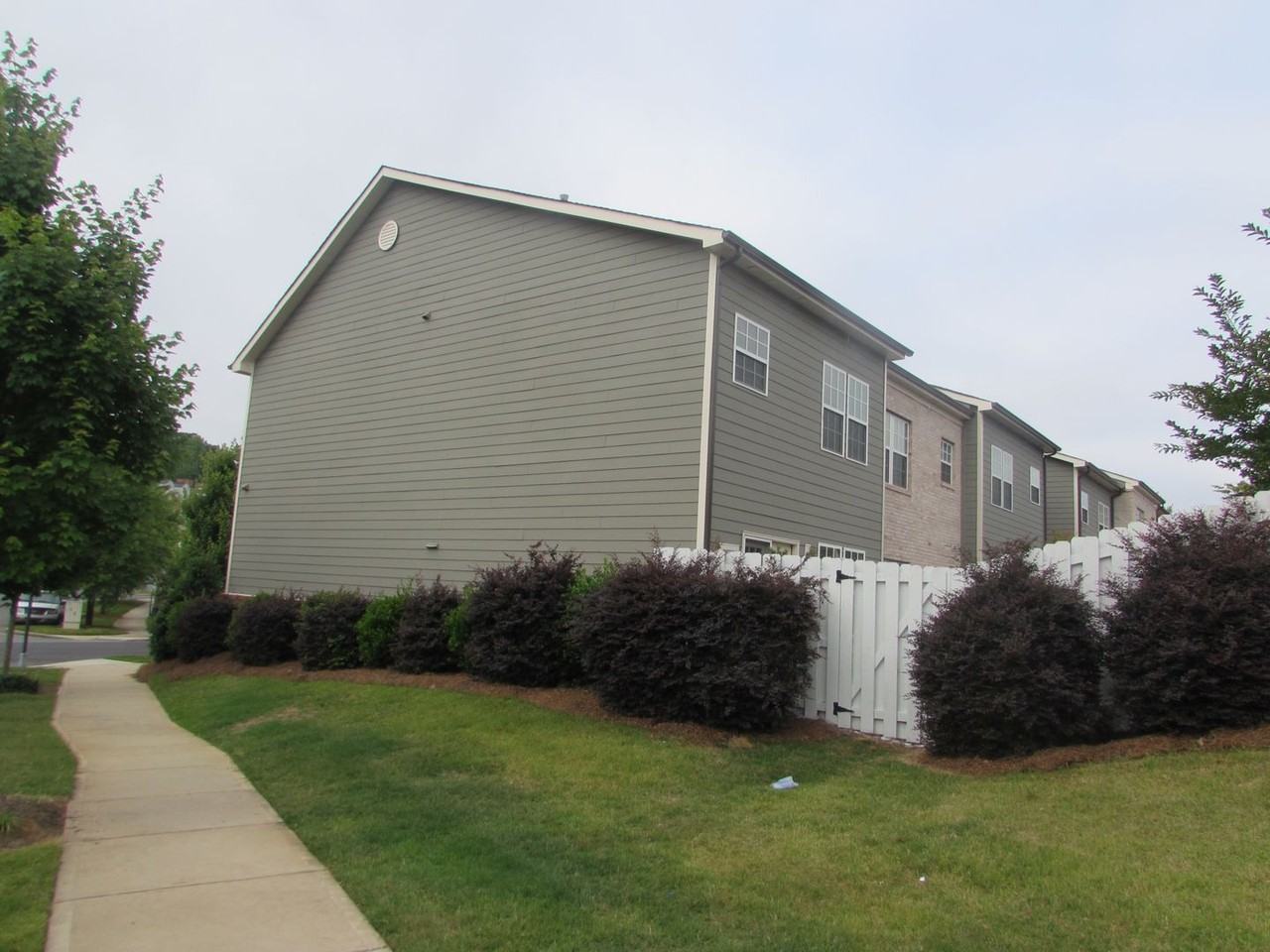 1604 Lovers Lawn Trce - Photo 2 of 21