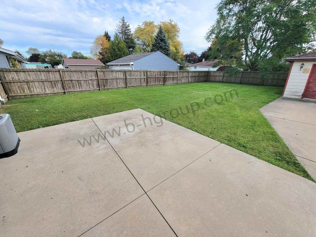 2743 84th St - Photo 2 of 33