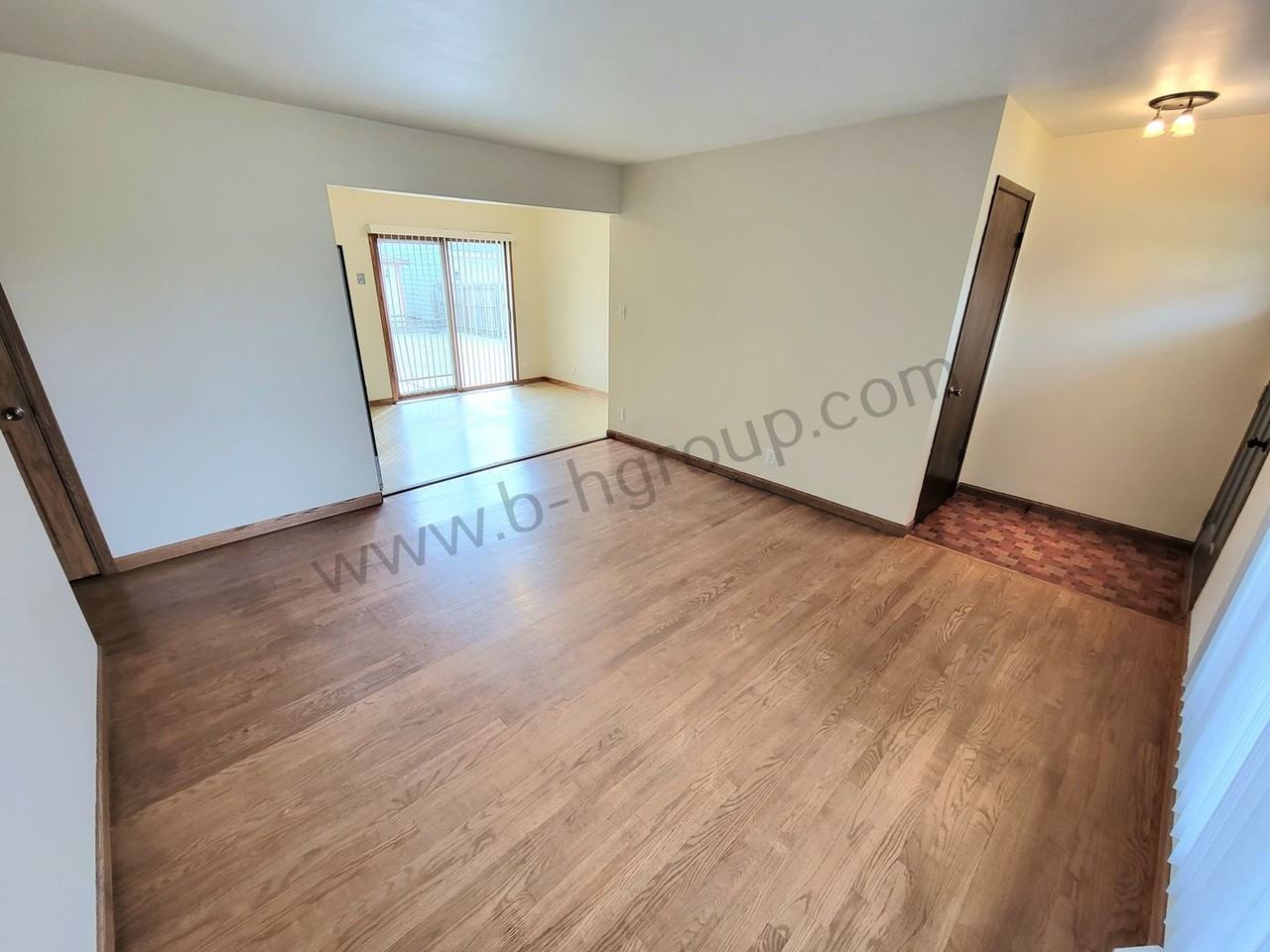 2743 84th St - Photo 7 of 33