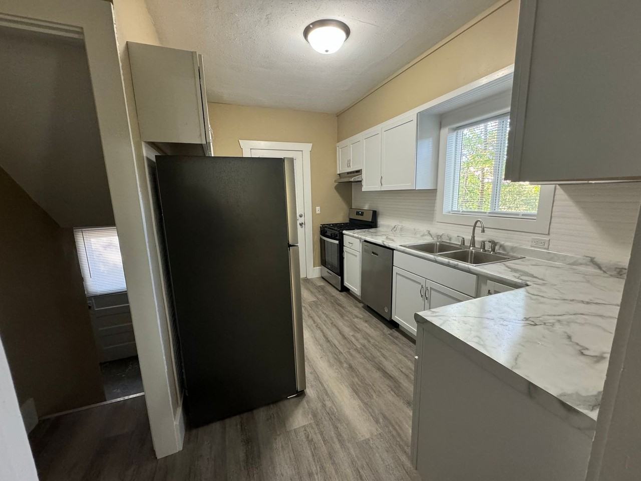 1906 11th Avenue A - Photo 4 of 33