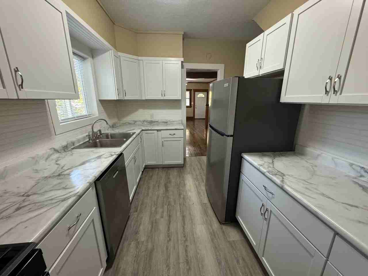 1906 11th Avenue A - Photo 5 of 33