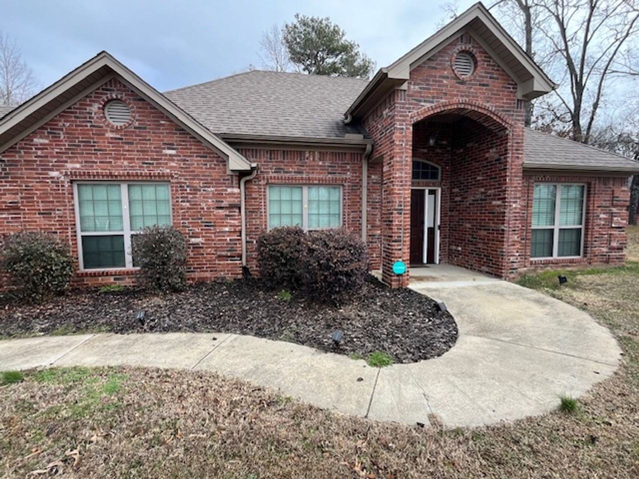 565 Saddlebrook Rd - Photo 3 of 30