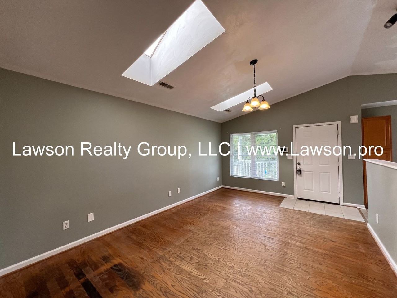 1601 Eastgate Ave Ne - Photo 3 of 14