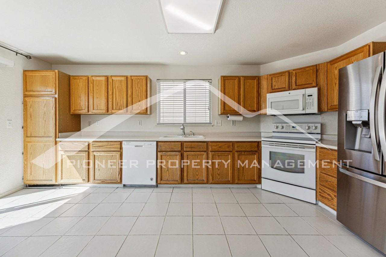 6360 E 121st Dr - Photo 6 of 23