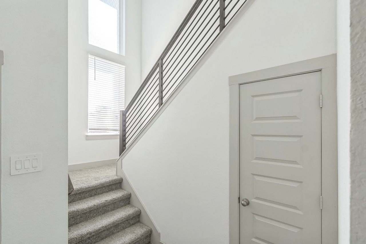 14415 Sweet Water Dr - Photo 3 of 24