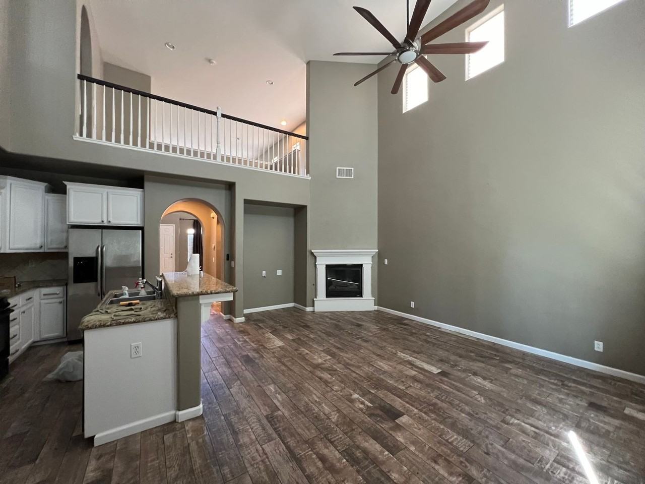 3156 N Applegate Ave - Photo 5 of 21