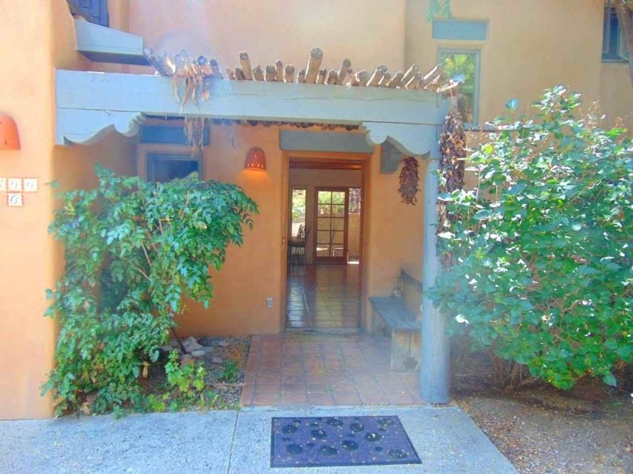 600 Griffin St Apt C - Photo 2 of 33