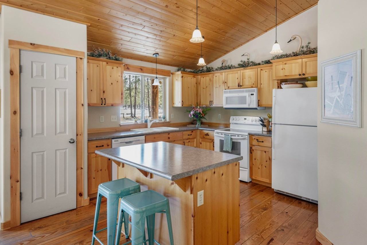 17885 R U Guelfi Rd - Photo 3 of 12