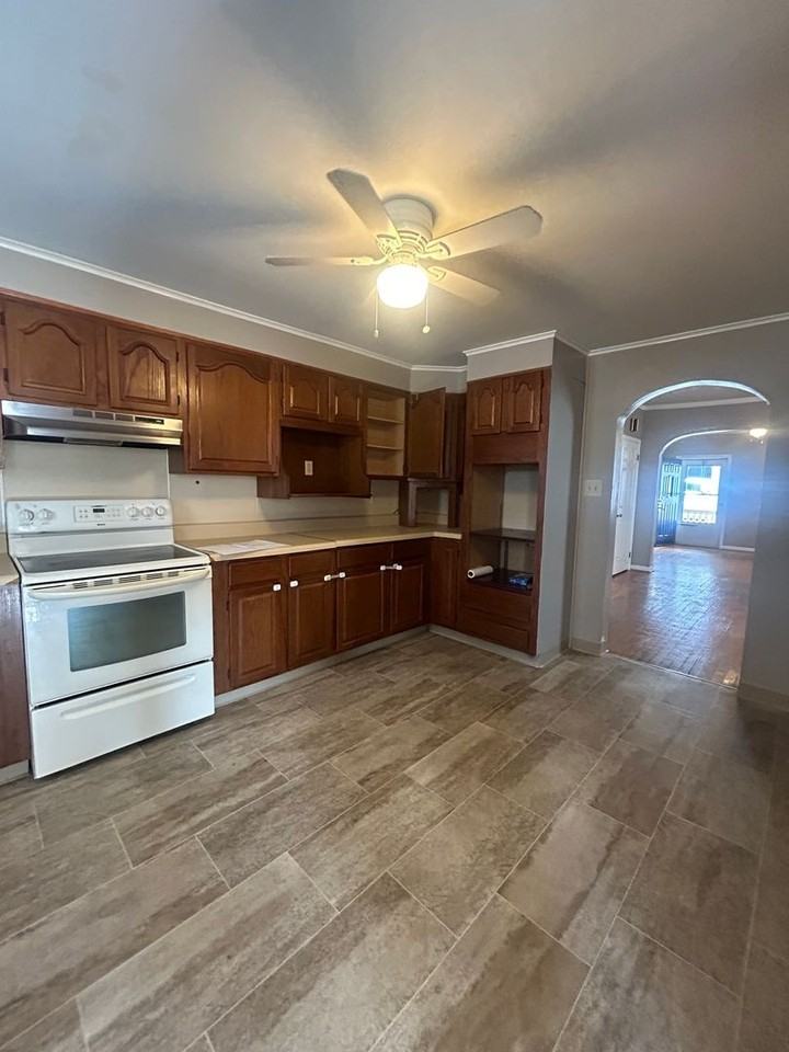 360 S 2nd St - Photo 7 of 27