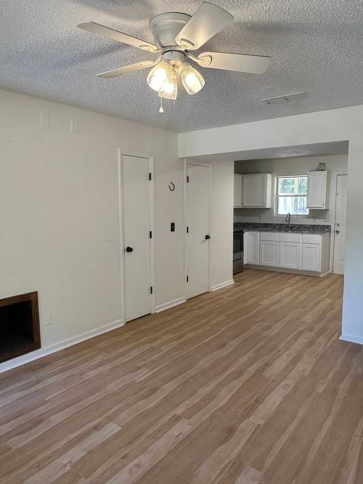 1604 Fawn Vista Dr N - Photo 3 of 8