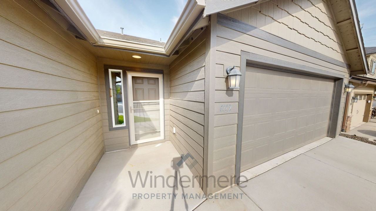 1112 Sw Julia St - Photo 2 of 18