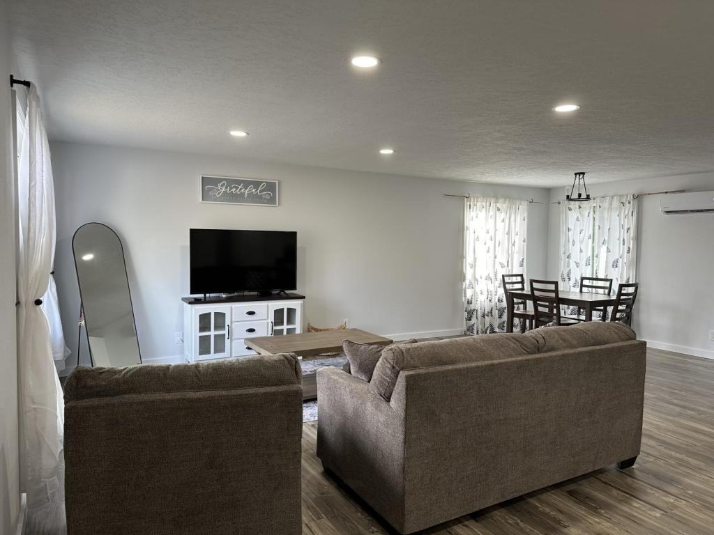 522 N Wall St - Photo 6 of 19