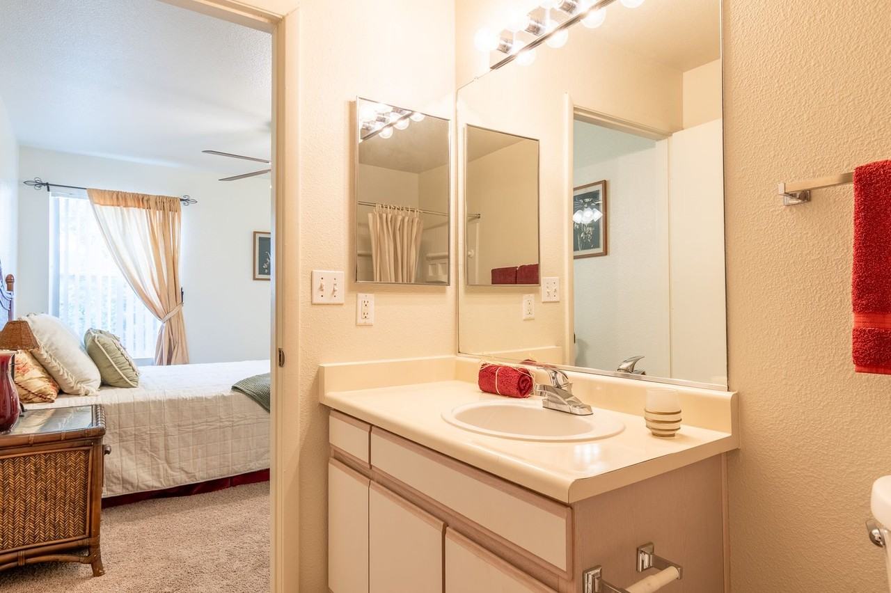 Enclave Apartments - Photo 6 of 34