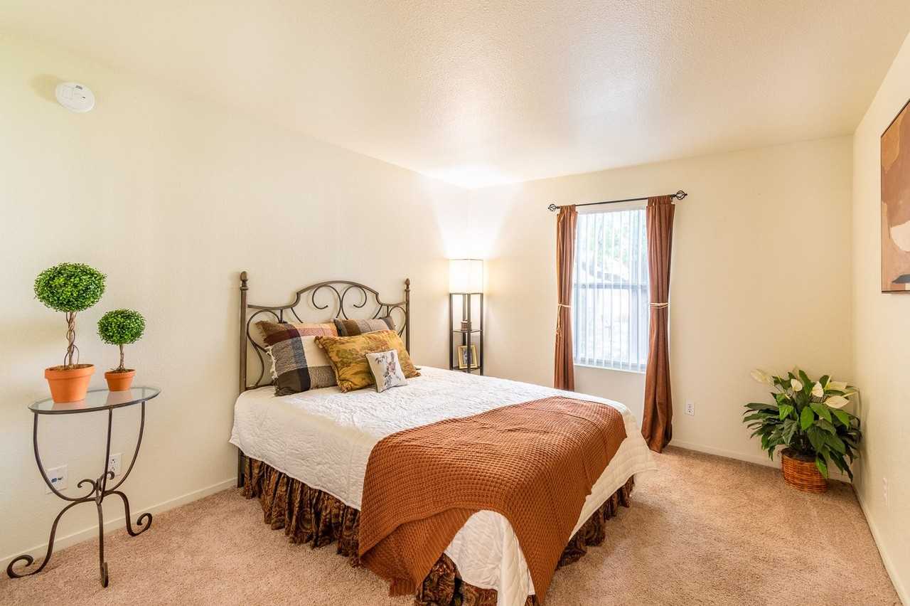 Enclave Apartments - Photo 7 of 34