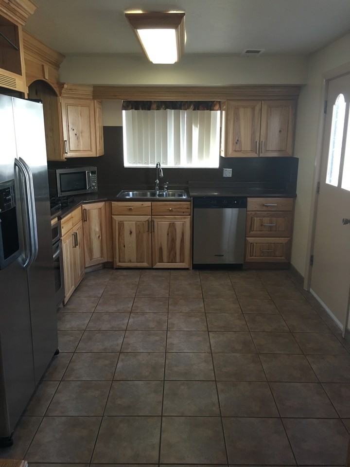 2546 S Blaine Ave - Photo 3 of 17