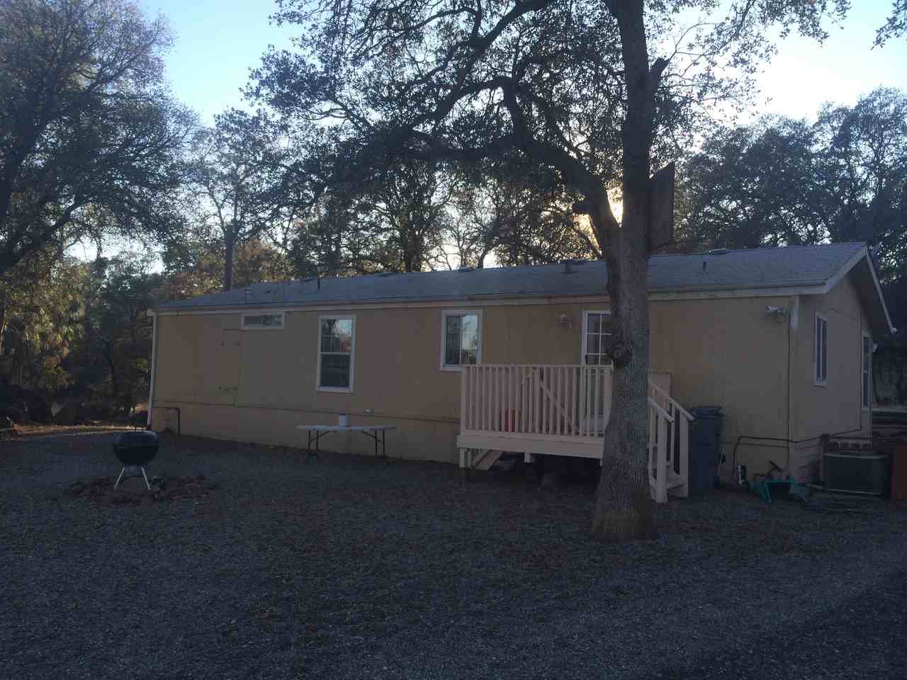 209 Rodmore Ln - Photo 3 of 24