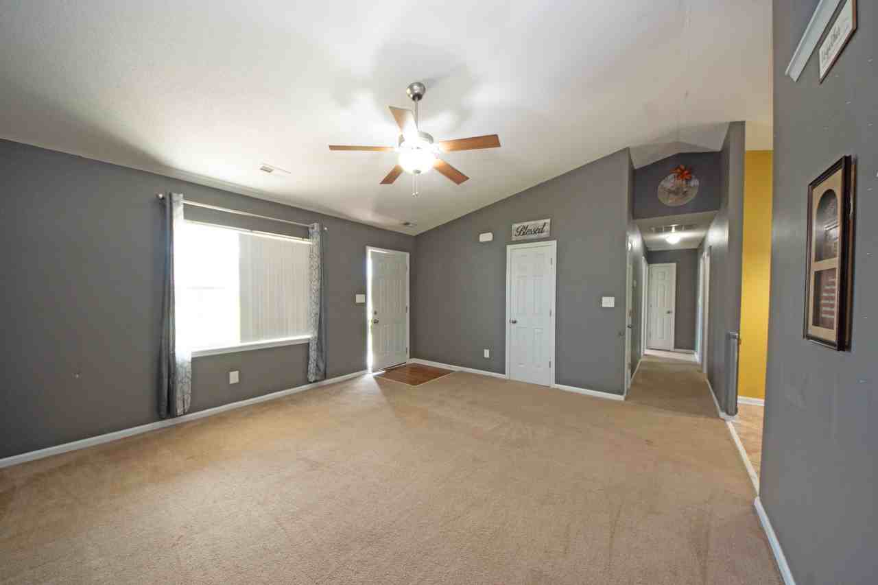 207 Wingspread Ln - Photo 3 of 46