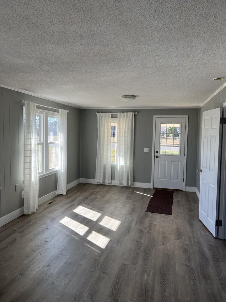 195 Cross Roads Dr - Photo 2 of 7