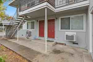 featured image of 206 4th St