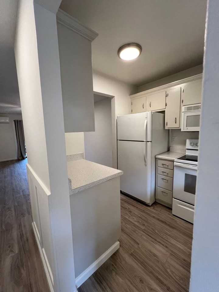 342 San Andreas - Photo 5 of 33