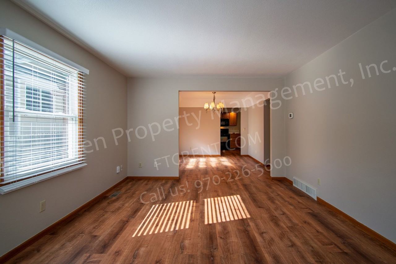 6437 Edgeware St - Photo 4 of 50