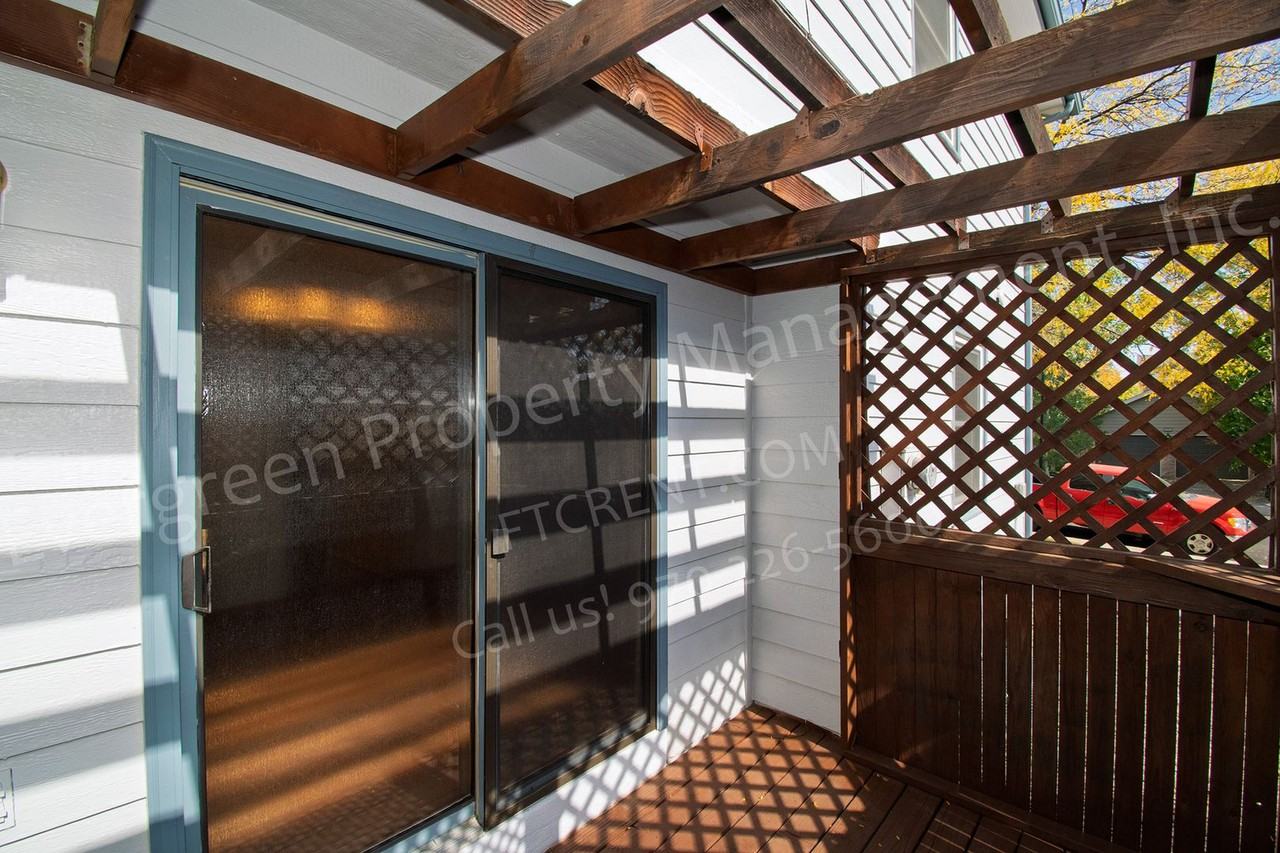 6437 Edgeware St - Photo 6 of 50