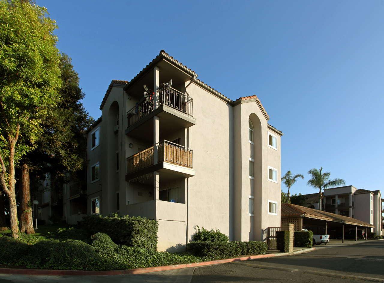 Baker Place Apartments - Photo 6 of 6