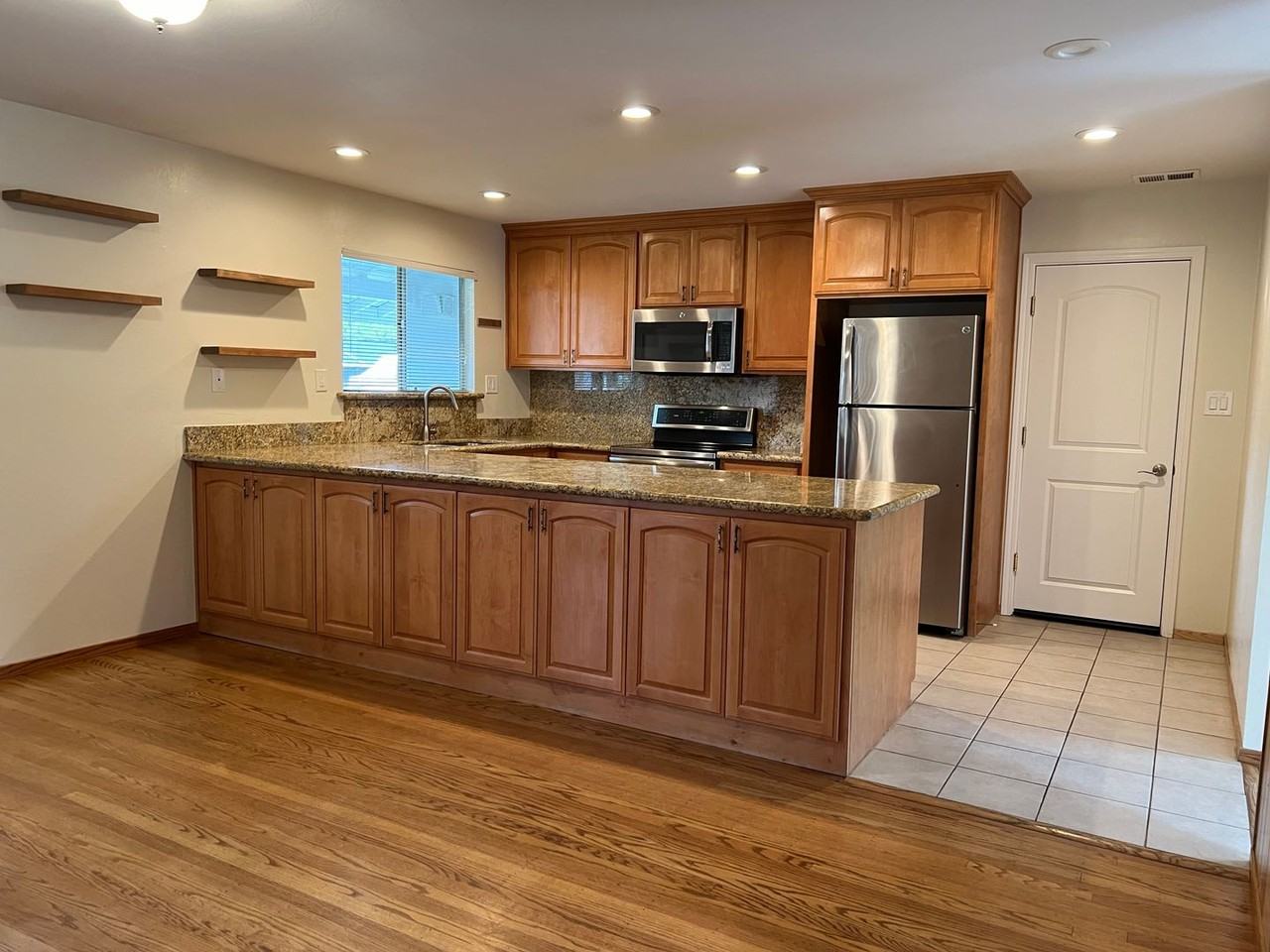 1028 Renoir Ct - Photo 2 of 9