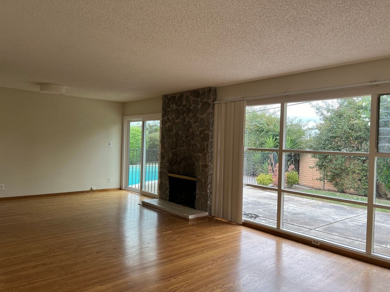 1028 Renoir Ct - Photo 3 of 9